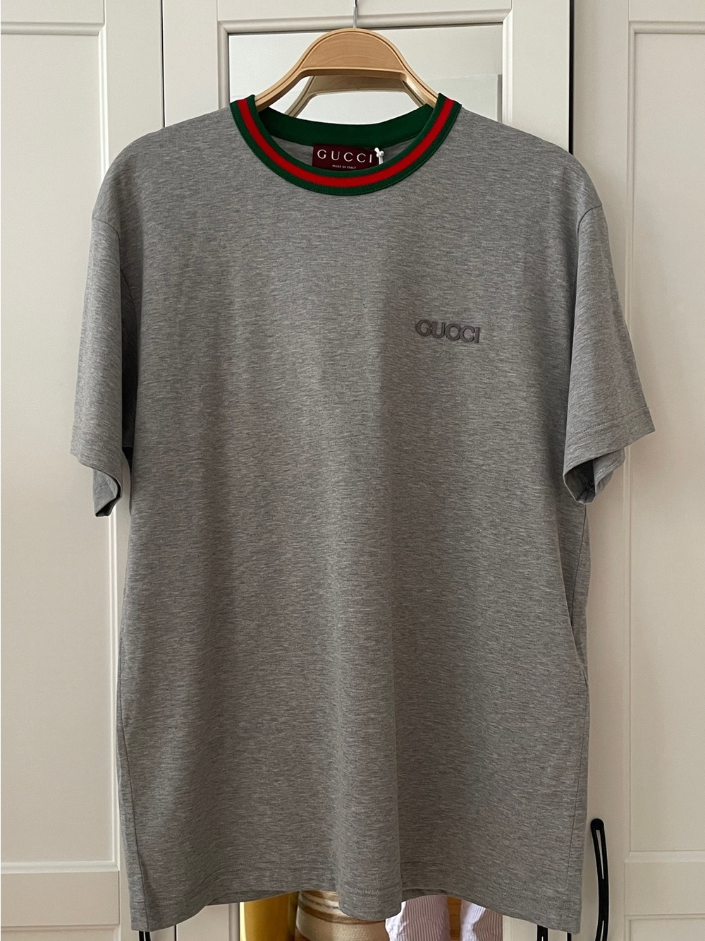 NWT Gucci ringer logo tee in heather grey and contrast neck rib.